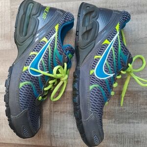 Nike 7.5 Max Air Big Boys or Mens Sneakers